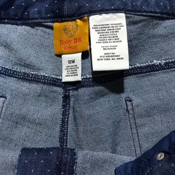 Ruby Rd. Jean Denim textured Shorts plus SZ 18W walking shorts - Picture 3 of 4